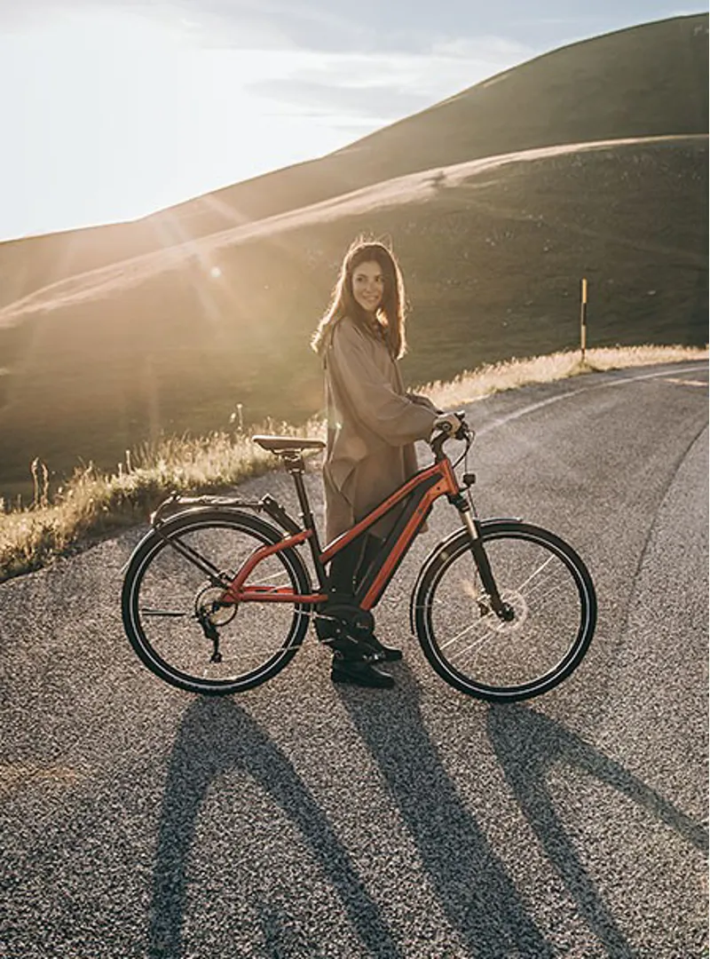 Riese and Muller Charger Mixte GT Silent Electric Bike Electric Red Metallic-2